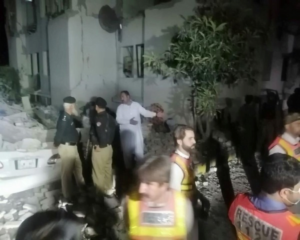 Pakistan: 12 policemen killed, over 40 injured in blasts at counterterrorism office in Swat