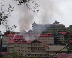 Shimla Fire: Fire broke out due to explosion of gas cylinder in the canteen of IGMC Hospital in Shimla, panic among patients and attendants