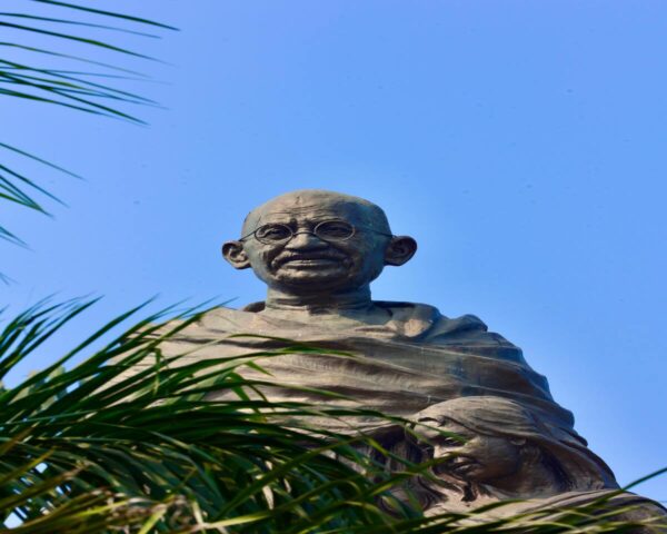 G7 Summit 2023 Japan : PM Modi unveils bust of Mahatma Gandhi in Japan's Hiroshima