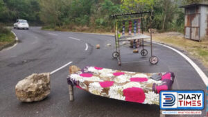 Bilaspur News : Rajankant Blocks Dharamshala Shimla Highway Near Mangrot Bilaspur