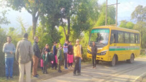 Chamba News: Jeep Hits School Bus In Chamba, 27 School Children Narrowly Escape; Driver Absconding
