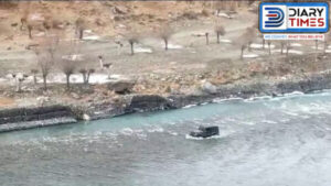 Driving A Thar In Chandra River Of Lahaul And Spiti. - Photo : Diary Times