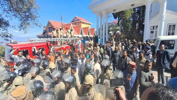 Workers gathered in the Chaura Maidan. - Photo: Diary Times
