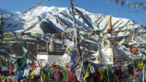 Reopened last week of April, the Kunzum pass route showcases its restored beauty, attracting travelers to explore the scenic landscapes between Lahaul-Spiti and Spiti Valley. – DT photo by Neha Singh