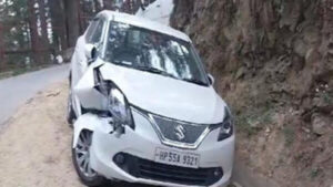 Mischievous elements damaged cars in New Shimla