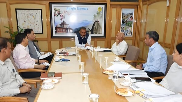 Chief Minister chairing the review meeting of the Milk Producers Federation.
