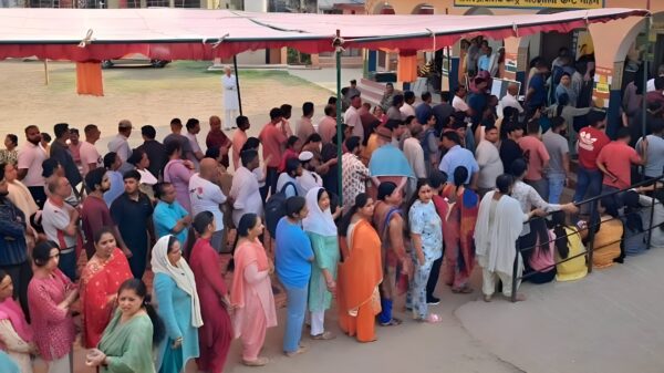 Voters standing in long queues in Nahan