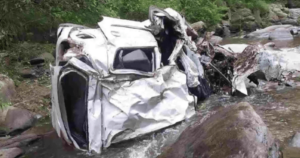 The car of the youths returning from catering work at a wedding ceremony rolled into a ditch in Rohru, two died, three injured