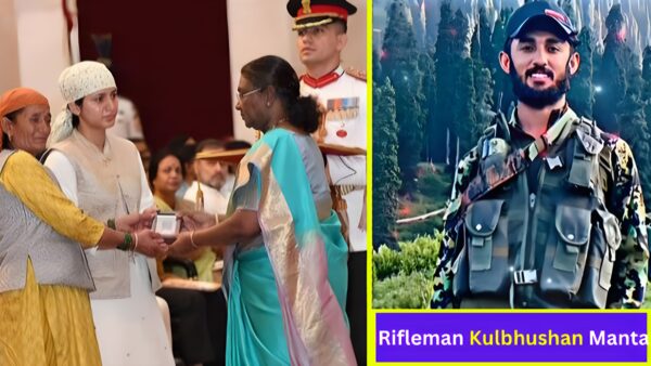 Mother Durma Devi and wife Neetu Kumari receiving the honour from the President