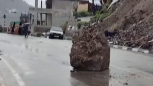 huge rocks fell on the road near the double wall of Solan in the early morning.