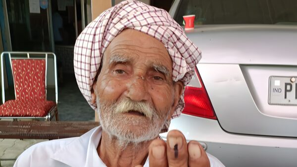 90 year old Shri Devaraj voted at the Rajpura pollingstation in Nalagarh AC, showing that age is no barrier to fulfill one's civic duty.