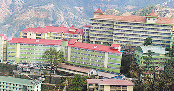 Shimla: Young man dies after falling from the fourth floor of IGMC Girls Hostel