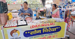 Mandi's markets are decorated for Raksha Bandhan, craze for handmade rakhis is increasing