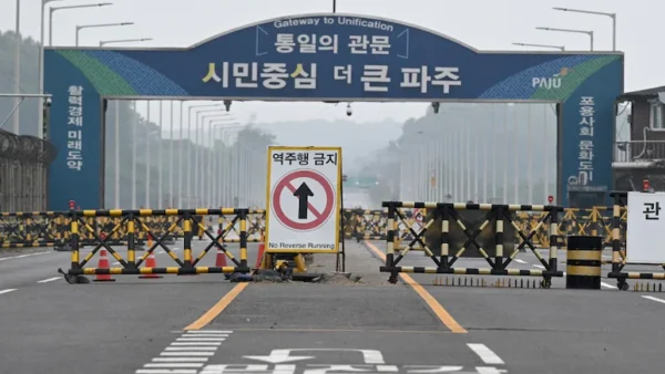 North Korea blows up roads linking South Korea