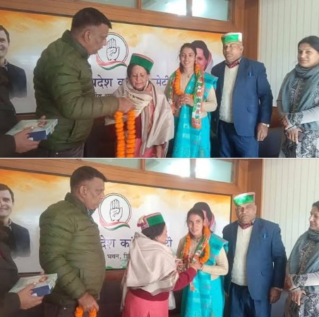 Jabna Chauhan Joins Congress Party, Praised for Her Work on Women’s Empowerment