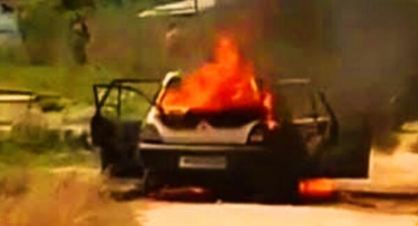 Burning-Car-Photoroom