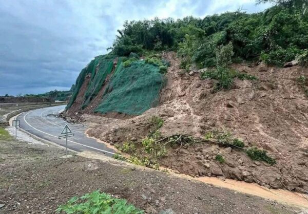Bathu Bridge Landslide Blocks Kangra–Shimla National Highway