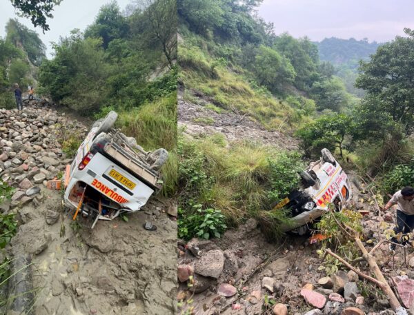 Ambulance Falls into Gorge in Una, 3 Dead and 2 Injured