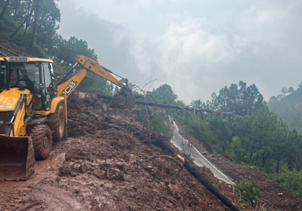 Landslides in Solan: 68 roads blocked, power and water supply disrupted