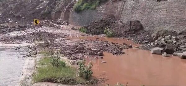 Landslide Blocks NH-5, Traffic Disrupted on Parwanoo–Dharampur Stretch