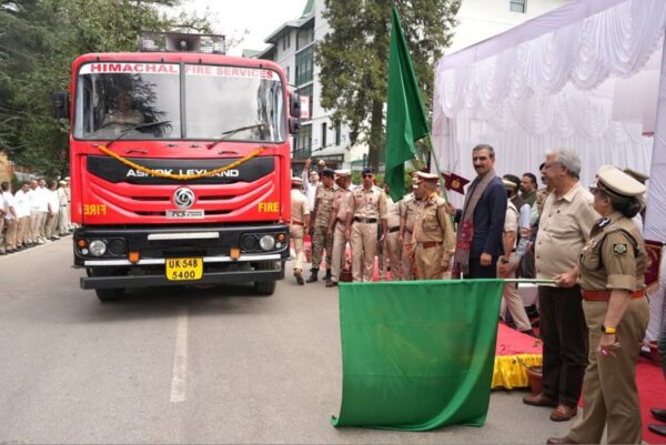 Himachal CM Flags Off 14 Fire Tenders Purchased at a Cost of ₹6.70 Crore