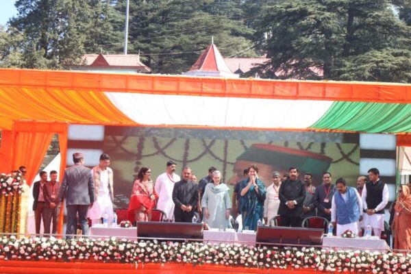 Sonia Gandhi Unveils Statue of Former Himachal CM Virbhadra Singh in Shimla