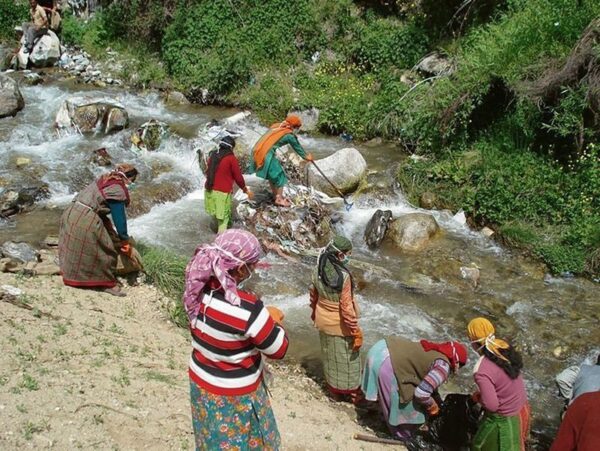 Garbage Left by Tourists and Trekkers in the Dhauladhars Poses a Growing Ecological Threat
