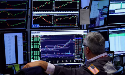 Wall Street Falls as Tech Selloff Deepens and Hopes of a December Rate Cut Fade