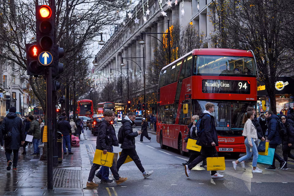 UK Economy Grows 0.1% in Third Quarter of 2025
