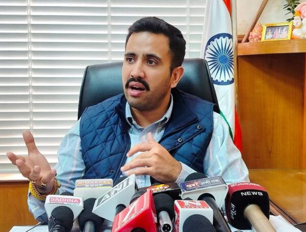 Himachal Politics Heats Up as Vikramaditya Singh and Rajeev Bindal Clash Over Ram Mandir, Sanatan Dharma